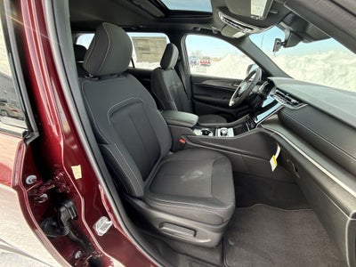 2026 Jeep Grand Cherokee GRAND CHEROKEE LAREDO X 4X4