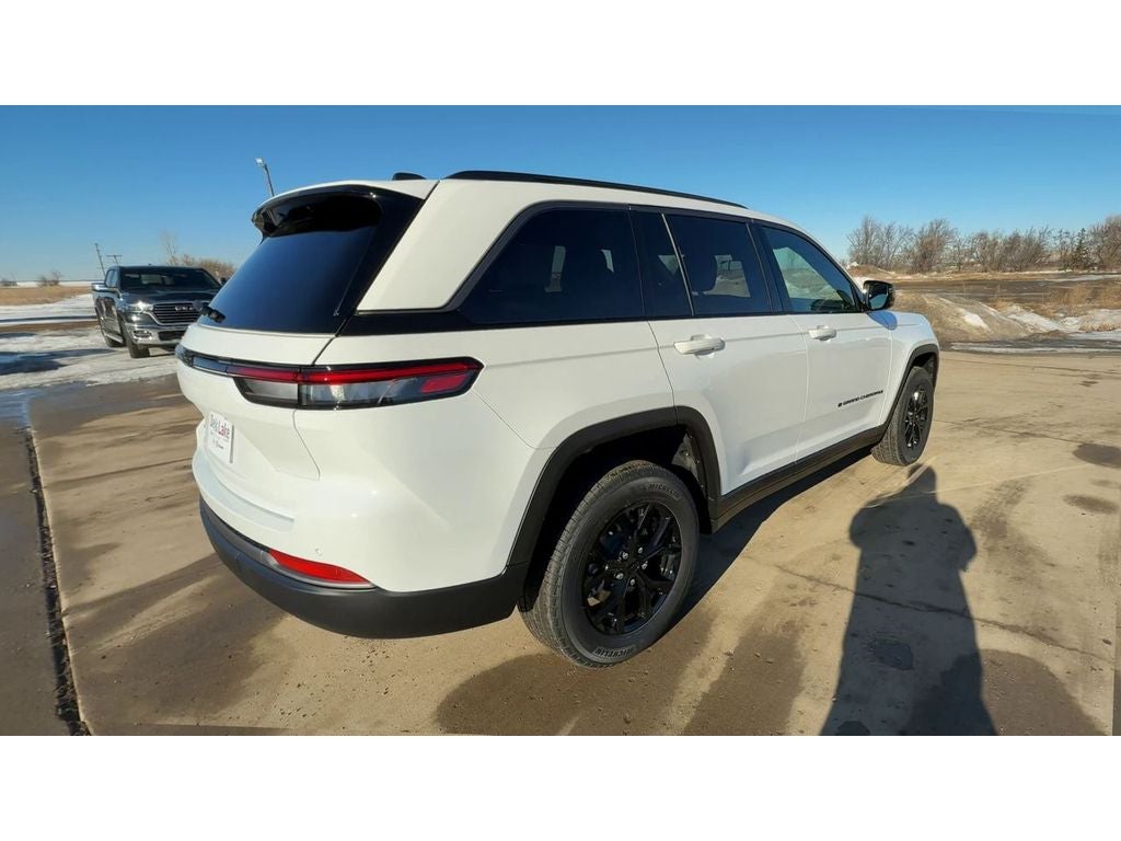 2026 Jeep Grand Cherokee GRAND CHEROKEE LAREDO ALTITUDE 4X4