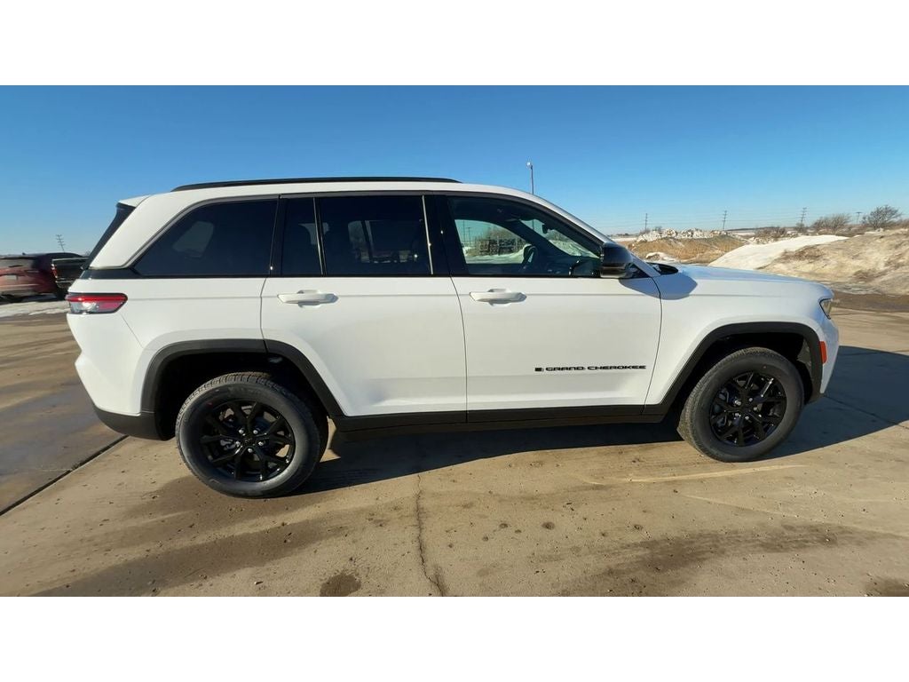 2026 Jeep Grand Cherokee GRAND CHEROKEE LAREDO ALTITUDE 4X4