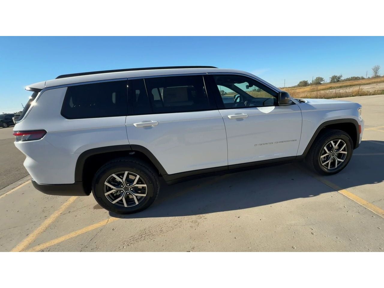 2027 Jeep Grand Cherokee GRAND CHEROKEE L LAREDO X 4X4
