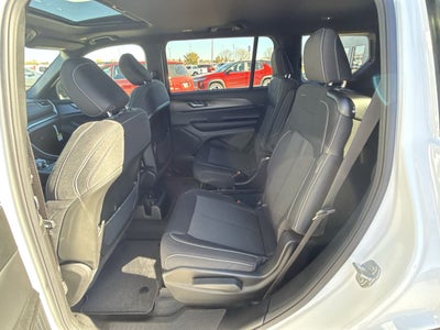 2027 Jeep Grand Cherokee GRAND CHEROKEE L LAREDO X 4X4
