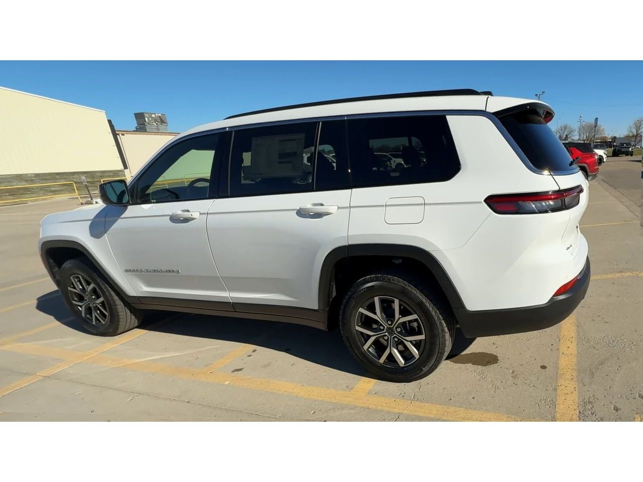 2027 Jeep Grand Cherokee GRAND CHEROKEE L LAREDO X 4X4