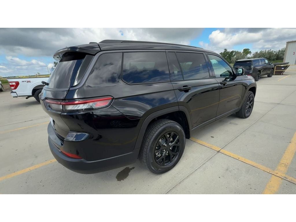2026 Jeep Grand Cherokee GRAND CHEROKEE L LAREDO ALTITUDE 4X4