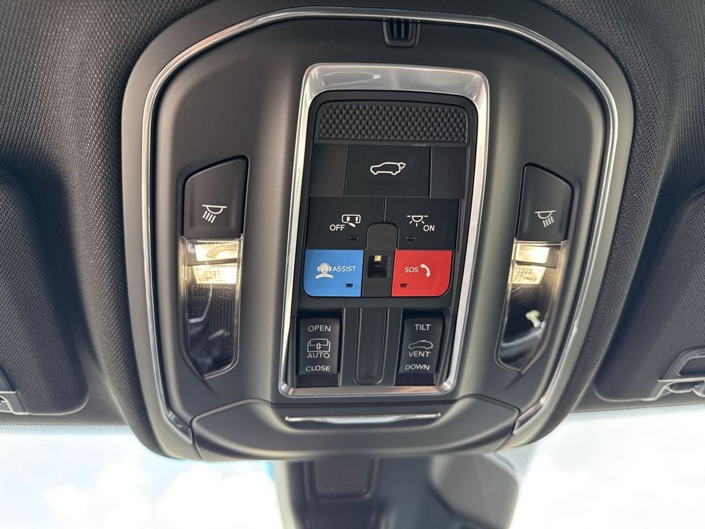 2026 Jeep Grand Cherokee GRAND CHEROKEE L LAREDO ALTITUDE 4X4