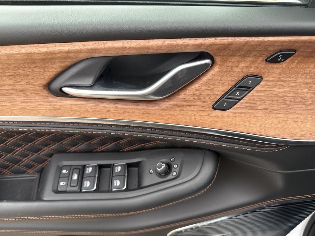 2026 Jeep Grand Cherokee GRAND CHEROKEE L SUMMIT 4X4