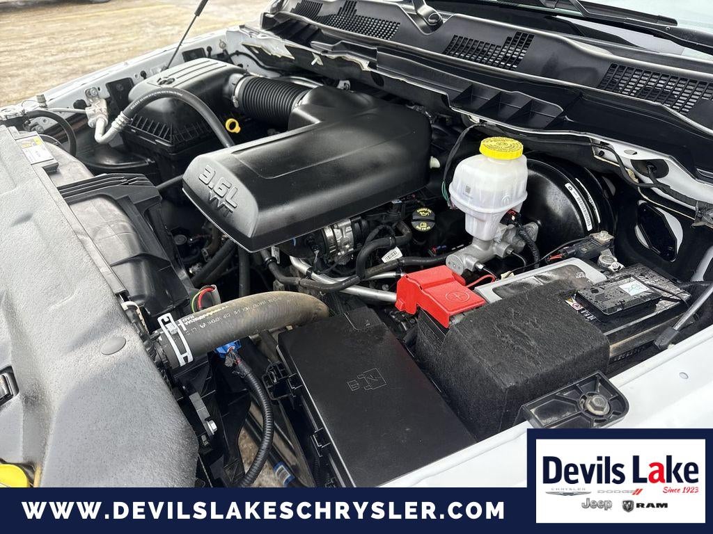 2024 RAM 1500 Classic Warlock Crew Cab 4x4 5'7' Box