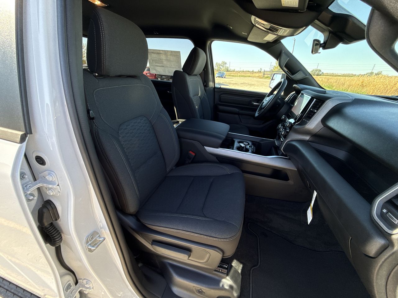 2027 RAM Ram 1500 RAM 1500 EXPRESS CREW CAB 4X4 5'7' BOX