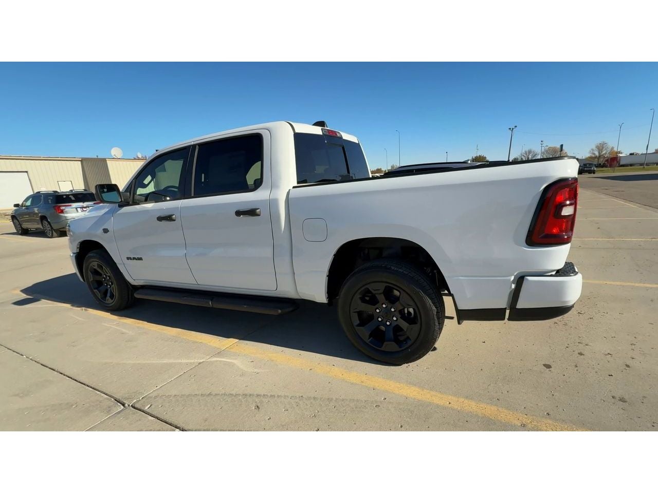 2027 RAM Ram 1500 RAM 1500 EXPRESS CREW CAB 4X4 5'7' BOX