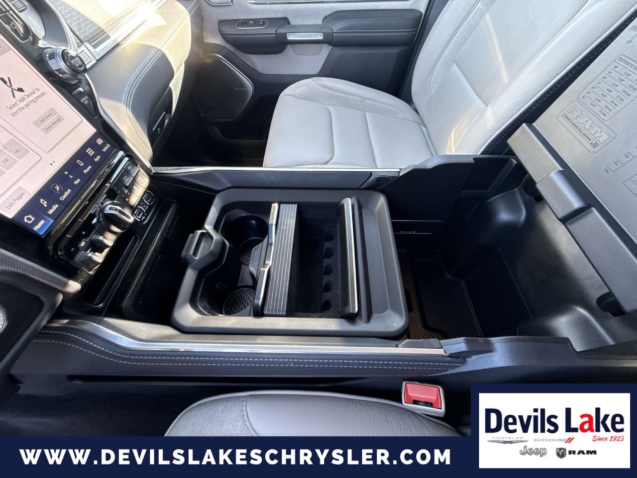 2022 RAM 1500 Limited Crew Cab 4x4 5'7' Box