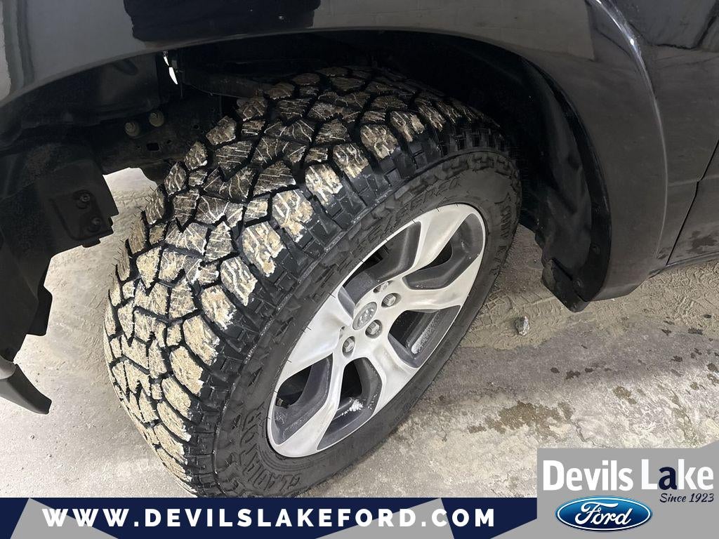 2020 RAM 1500 Laramie Crew Cab 4x4 5'7' Box