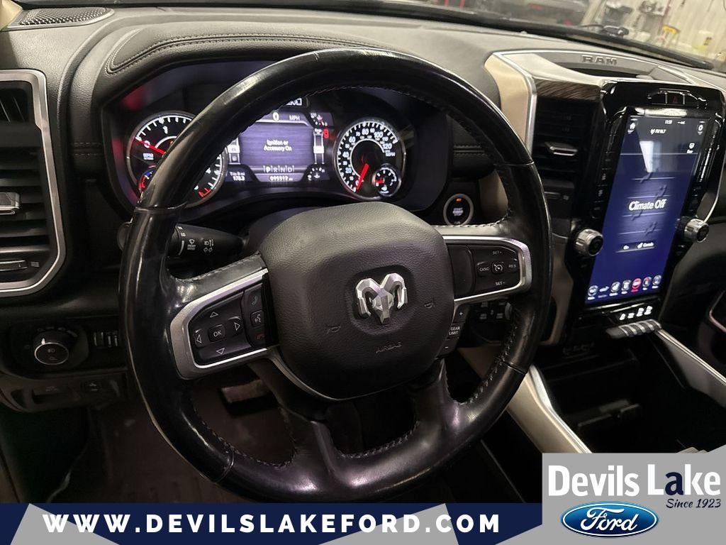 2020 RAM 1500 Laramie Crew Cab 4x4 5'7' Box