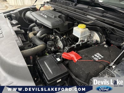 2020 RAM 1500 Laramie Crew Cab 4x4 5'7' Box