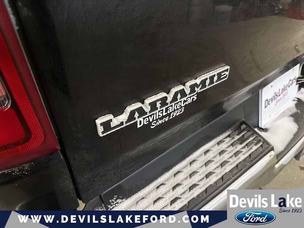 2020 RAM 1500 Laramie Crew Cab 4x4 5'7' Box