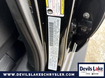 2019 RAM 1500 Laramie Crew Cab 4x4 5'7' Box