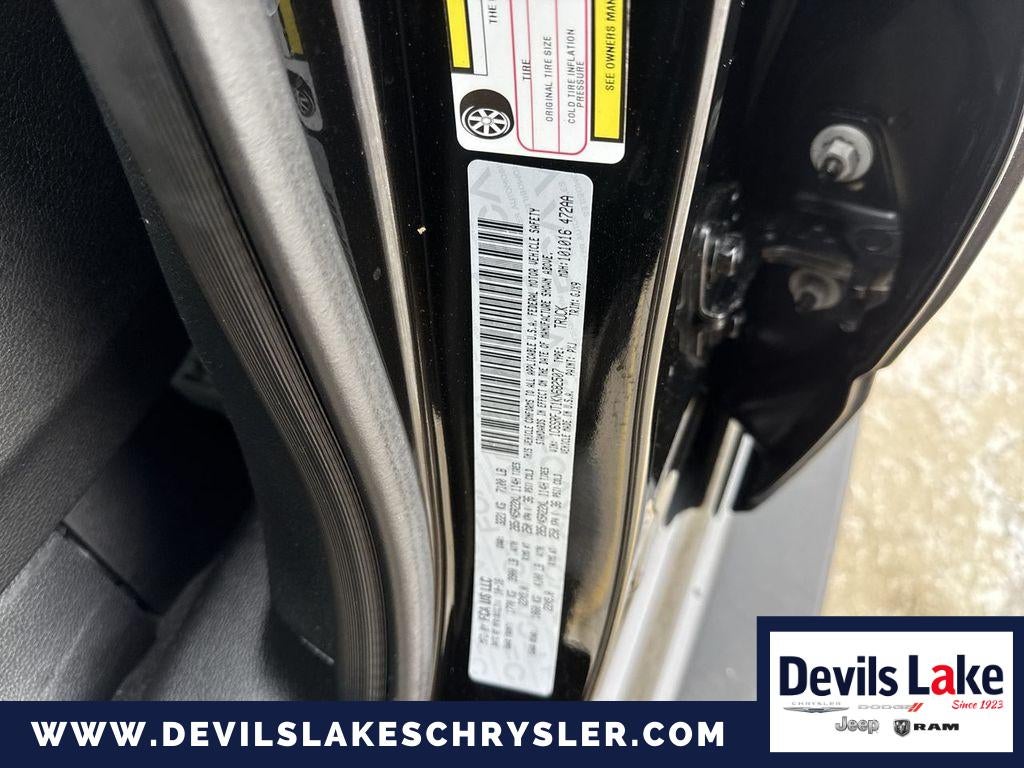 2019 RAM 1500 Laramie Crew Cab 4x4 5'7' Box