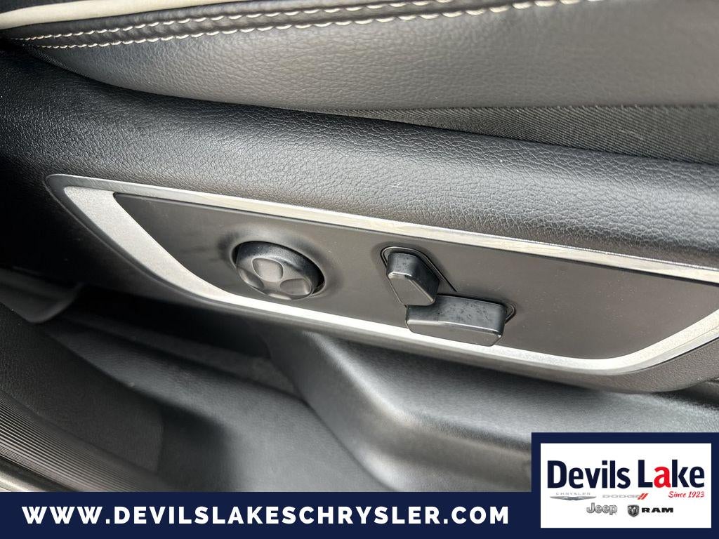 2019 RAM 1500 Laramie Crew Cab 4x4 5'7' Box