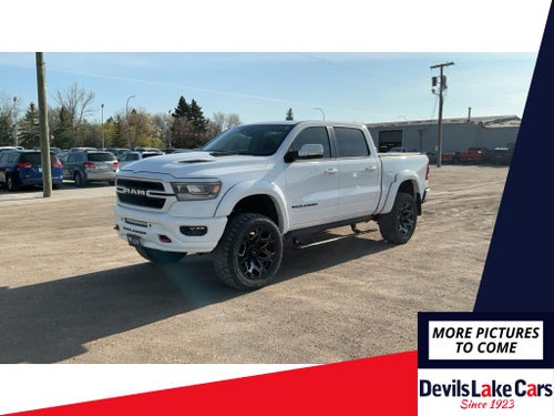 2022 RAM 1500 Laramie Crew Cab 4x4 5'7' Box