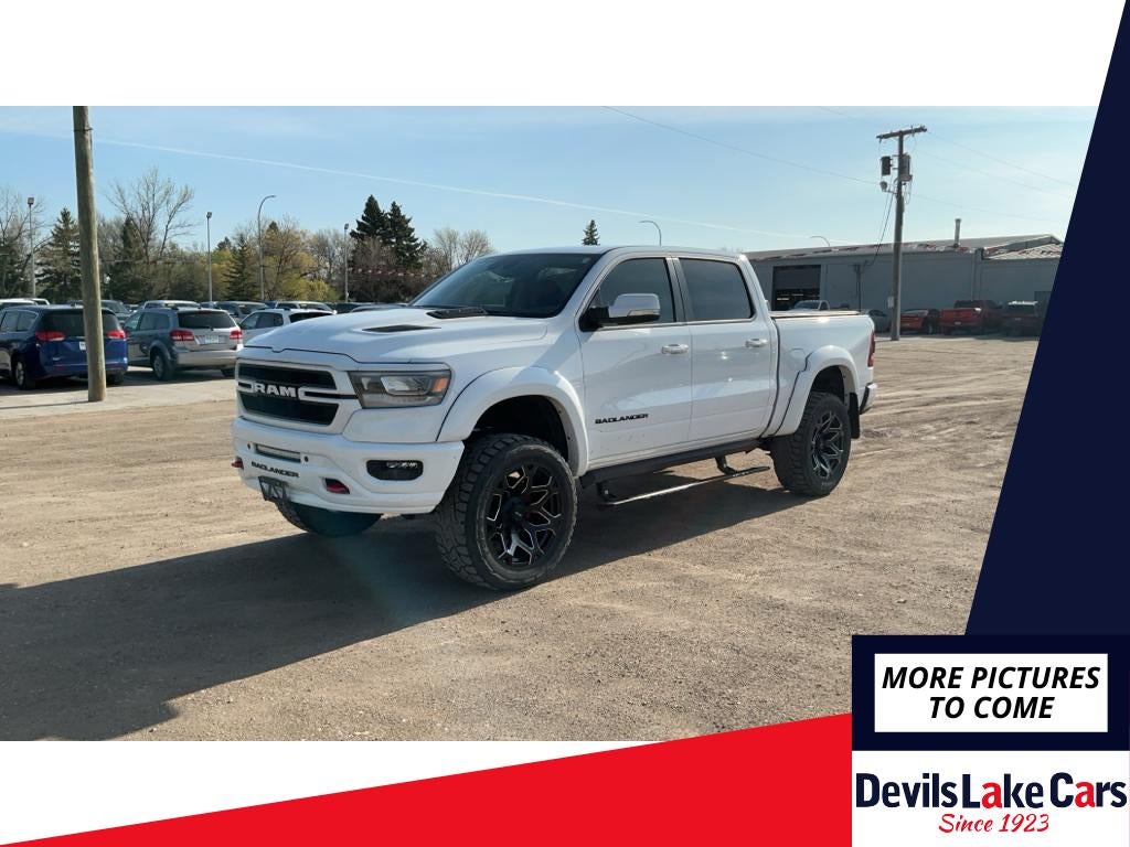 2022 RAM 1500 Laramie Crew Cab 4x4 5'7' Box