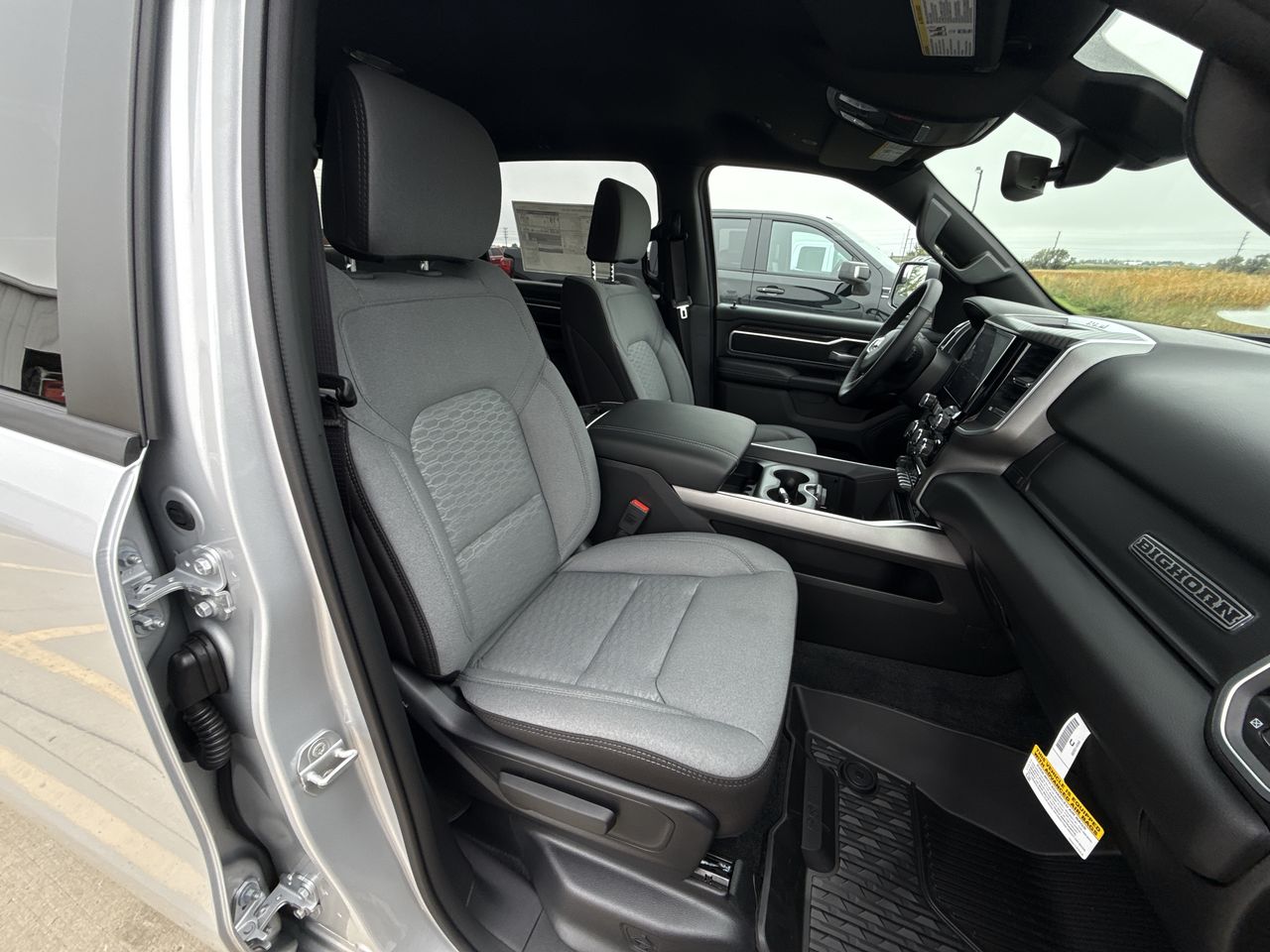 2027 RAM Ram 1500 RAM 1500 BIG HORN CREW CAB 4X4 6'4' BOX