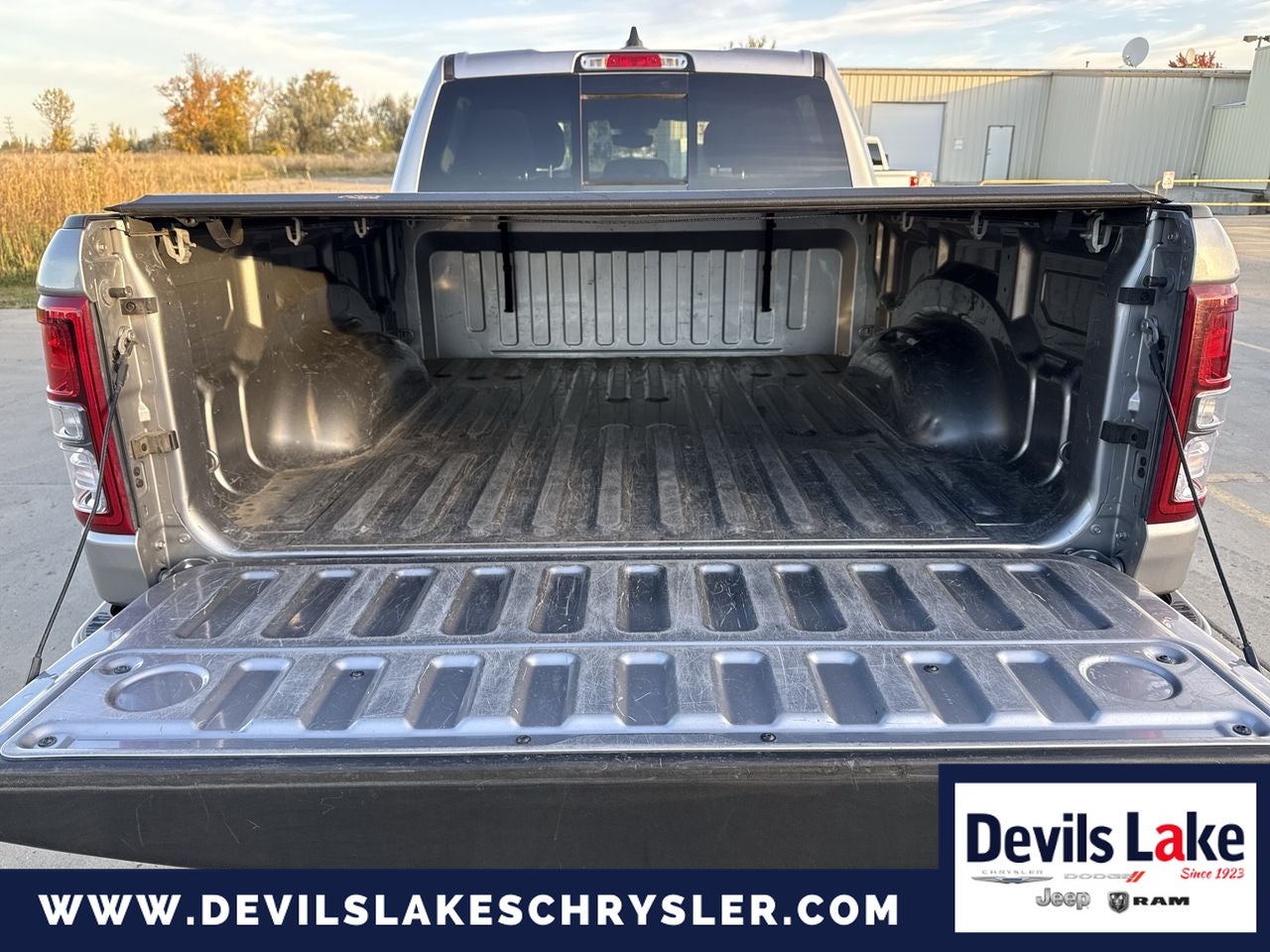 2020 RAM 1500 Big Horn Crew Cab 4x4 6'4' Box