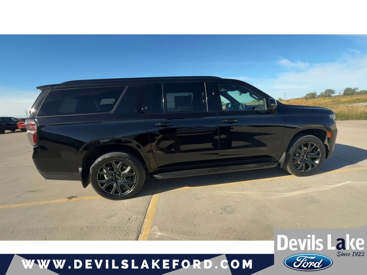 2024 Chevrolet Suburban 4WD RST