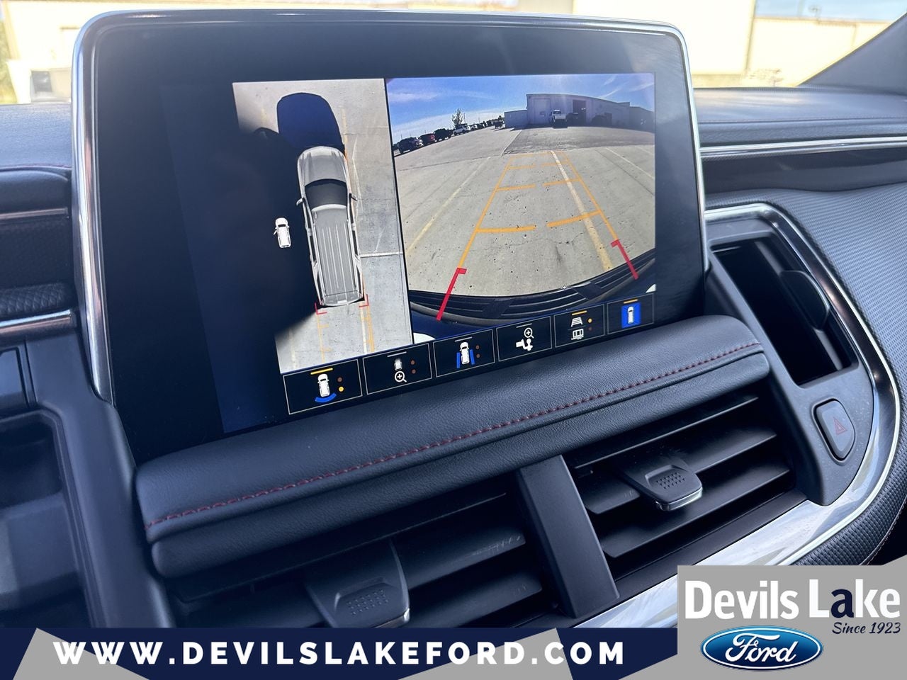 2024 Chevrolet Suburban 4WD RST