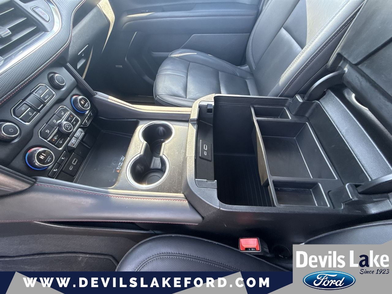 2024 Chevrolet Suburban 4WD RST