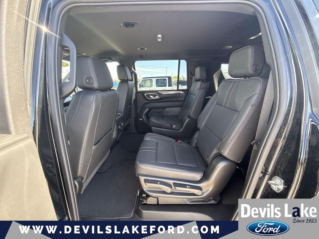 2024 Chevrolet Suburban 4WD RST