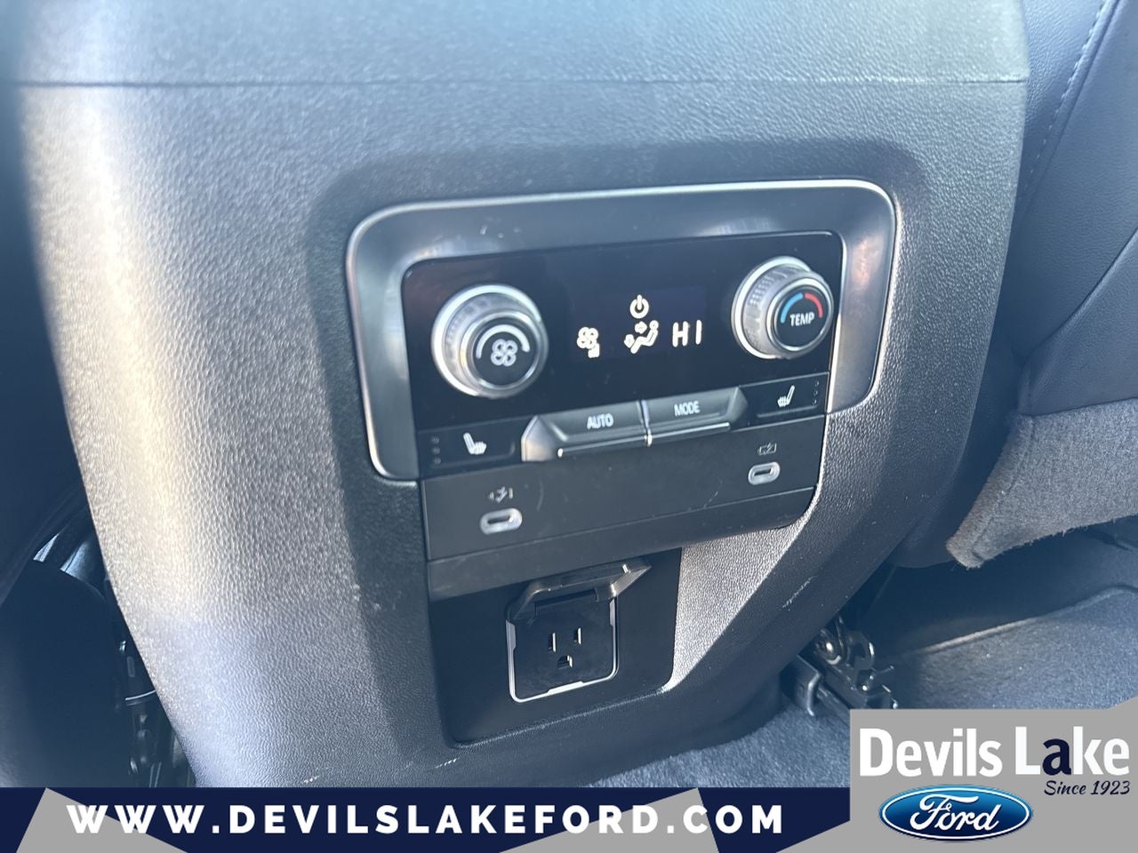 2024 Chevrolet Suburban 4WD RST
