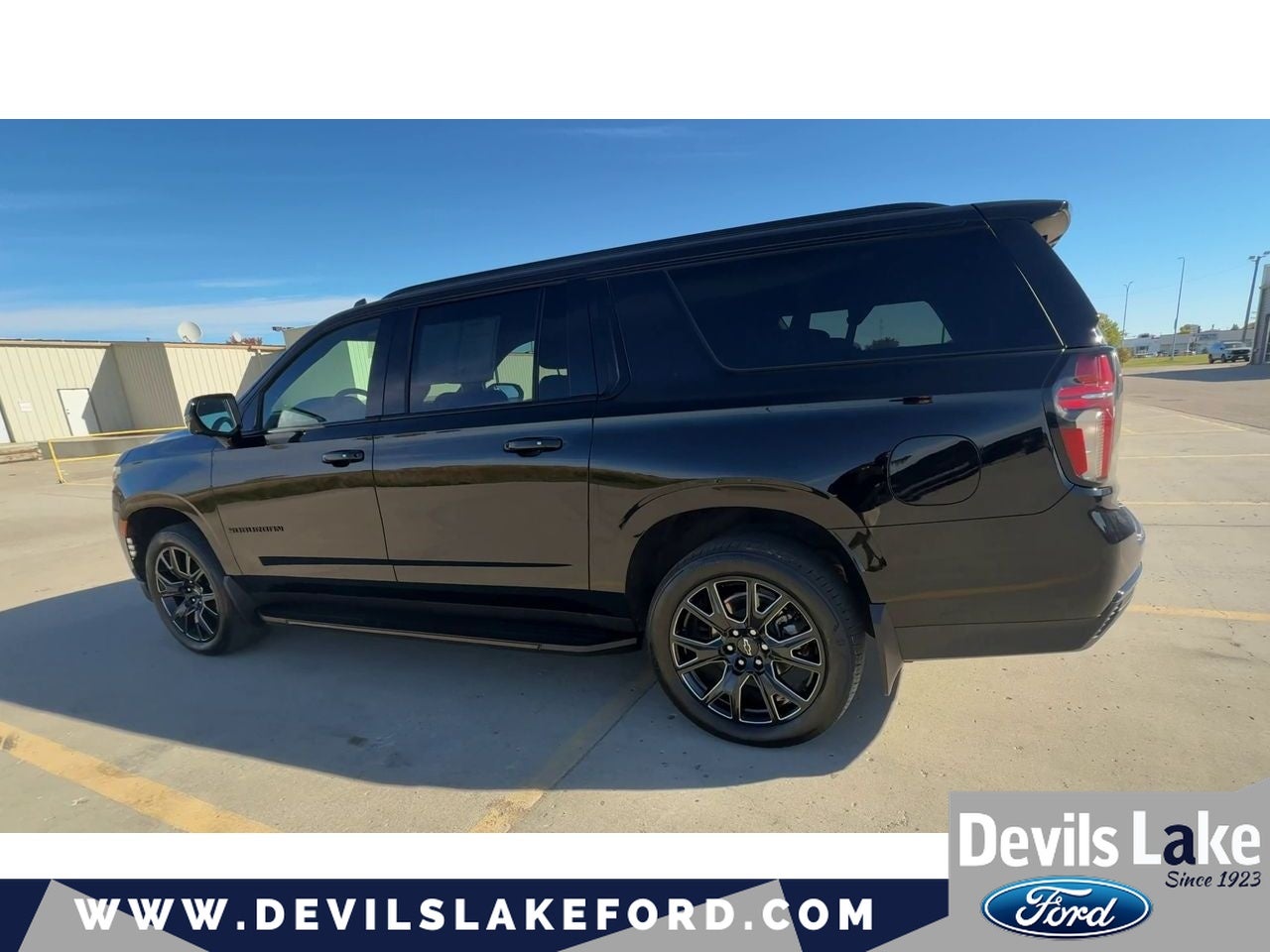 2024 Chevrolet Suburban 4WD RST