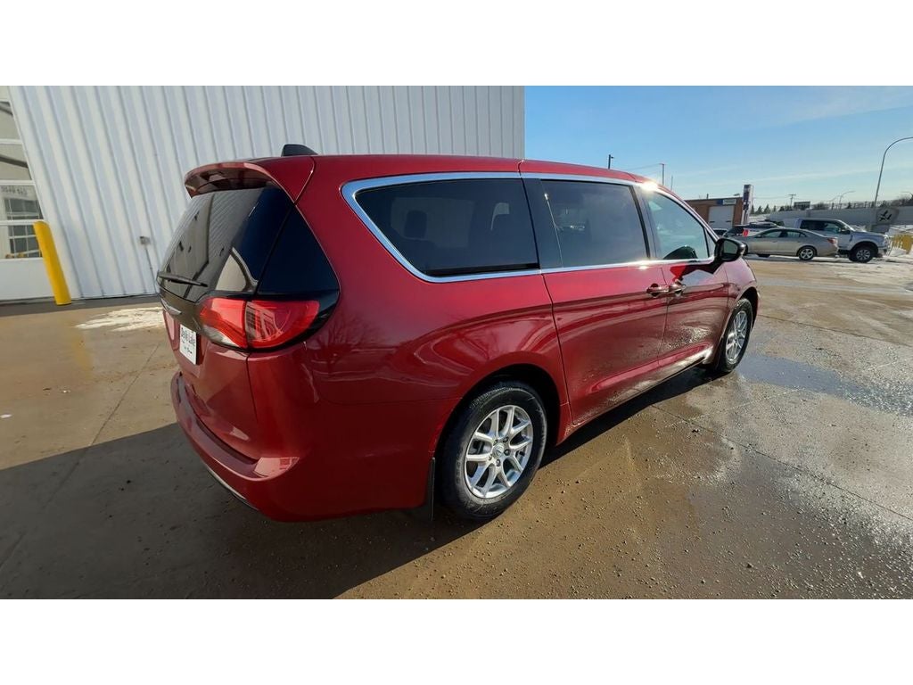 2026 Chrysler Voyager VOYAGER LX