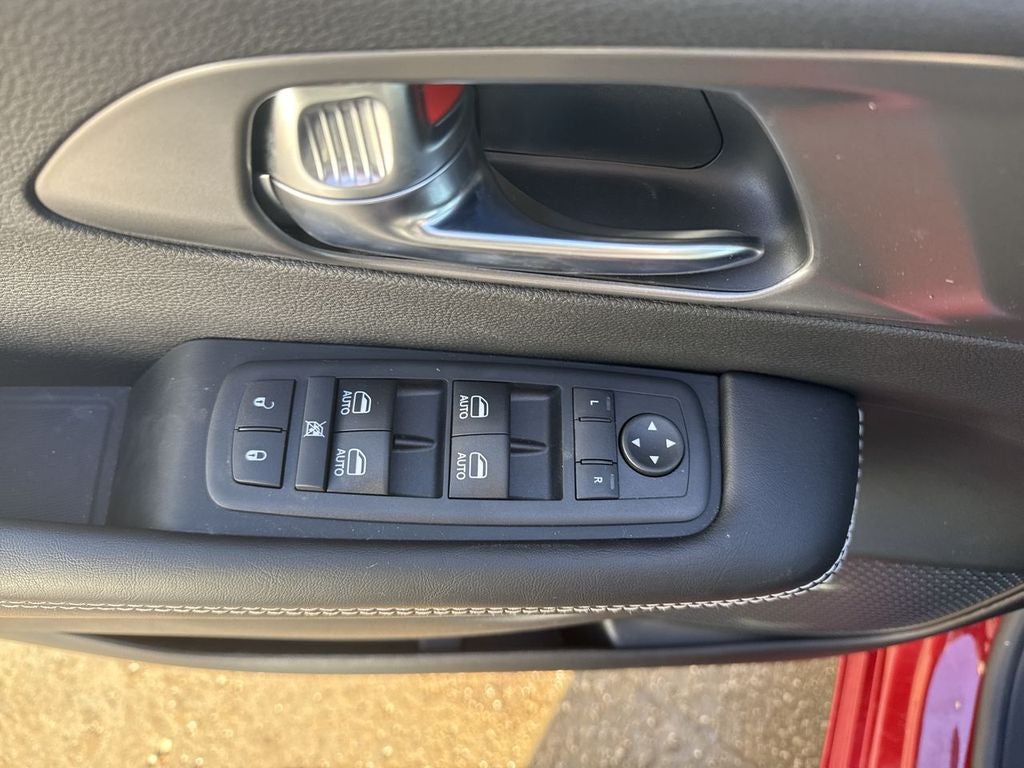 2026 Chrysler Voyager VOYAGER LX