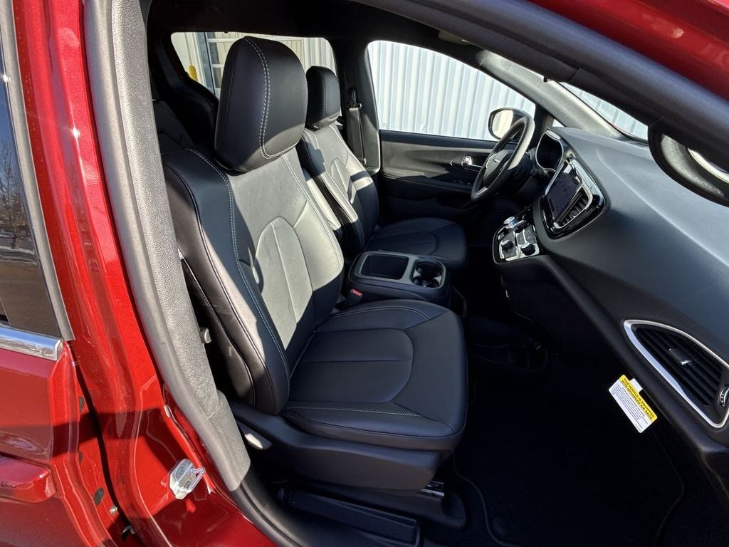 2026 Chrysler Voyager VOYAGER LX