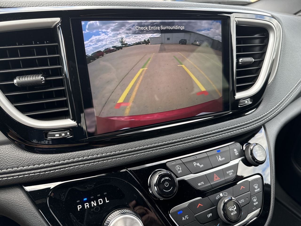 2027 Chrysler Pacifica PACIFICA SELECT AWD