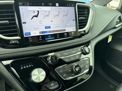 2027 Chrysler Pacifica PACIFICA SELECT AWD