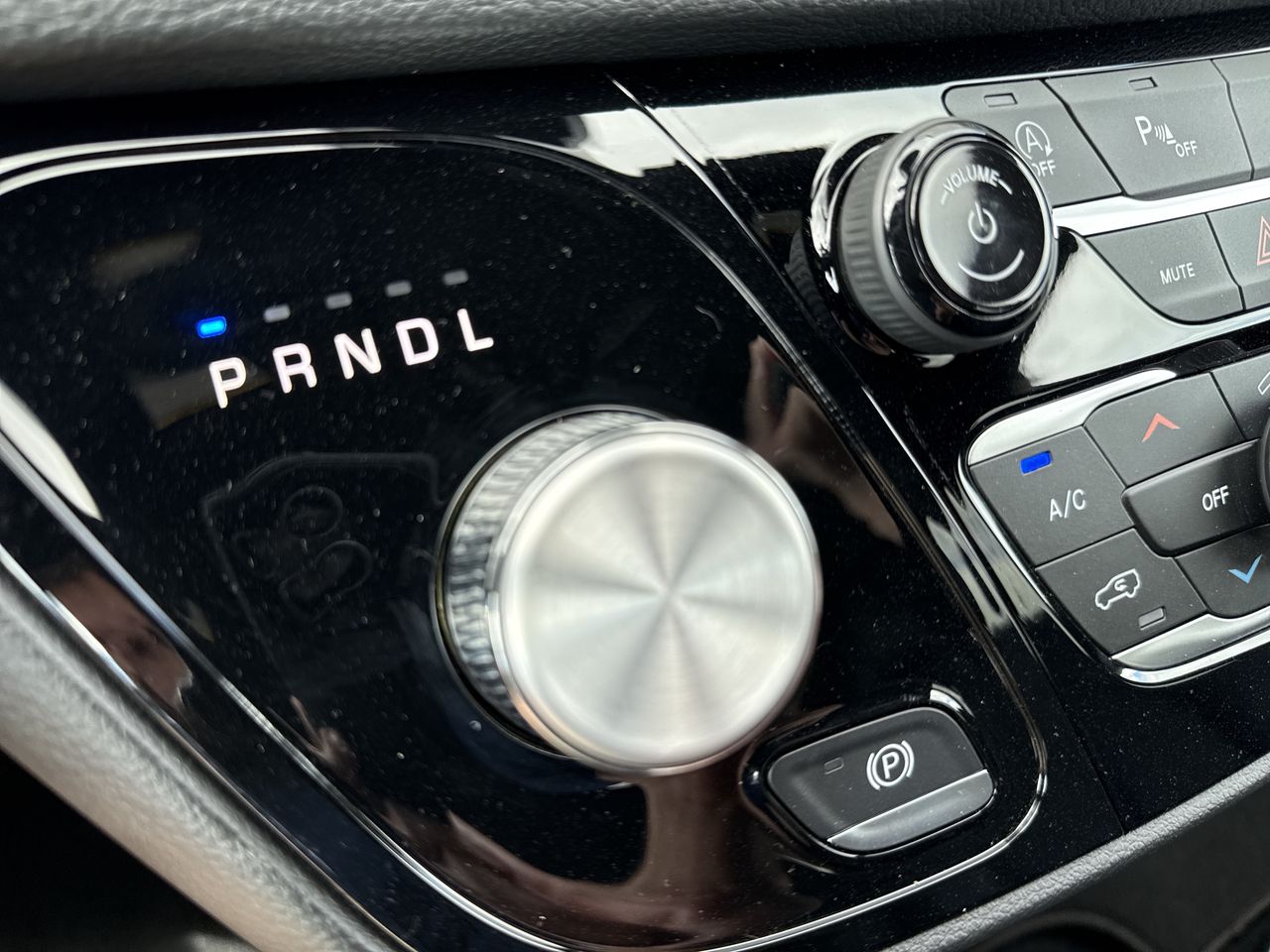 2027 Chrysler Pacifica PACIFICA SELECT AWD