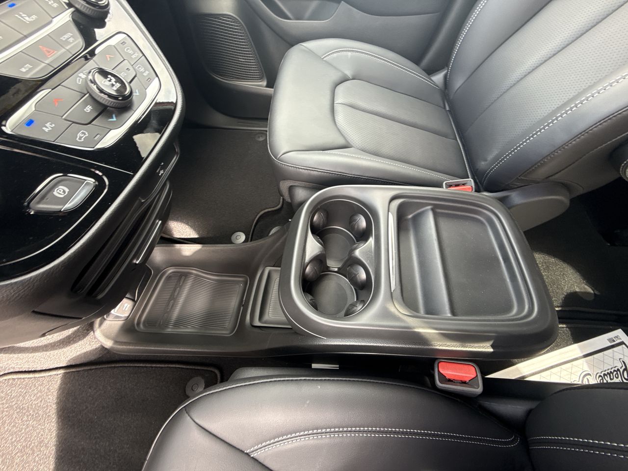 2027 Chrysler Pacifica PACIFICA SELECT AWD