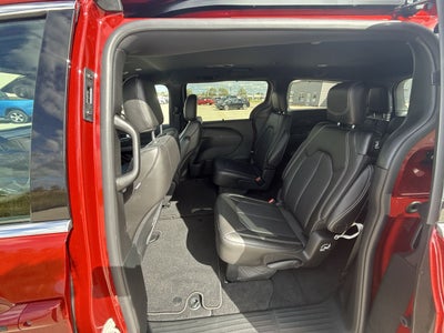 2027 Chrysler Pacifica PACIFICA SELECT AWD