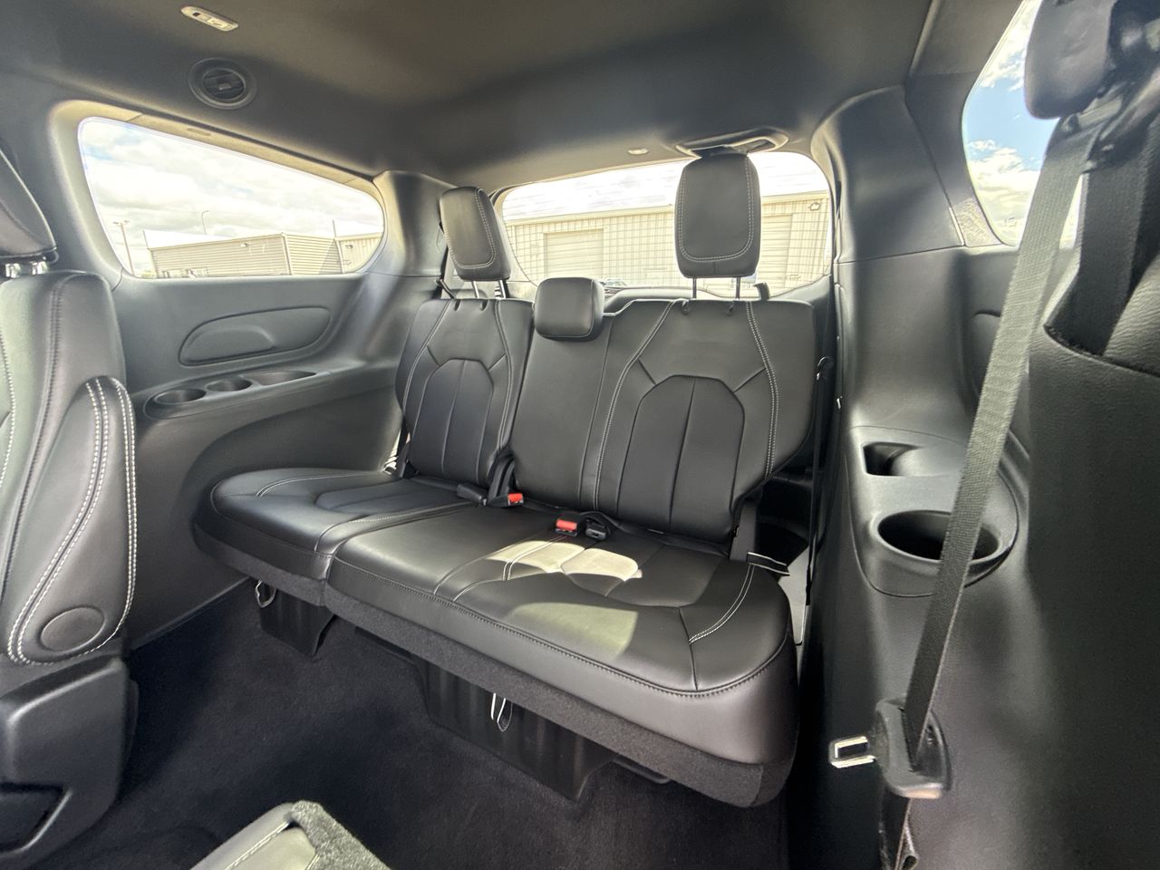 2027 Chrysler Pacifica PACIFICA SELECT AWD