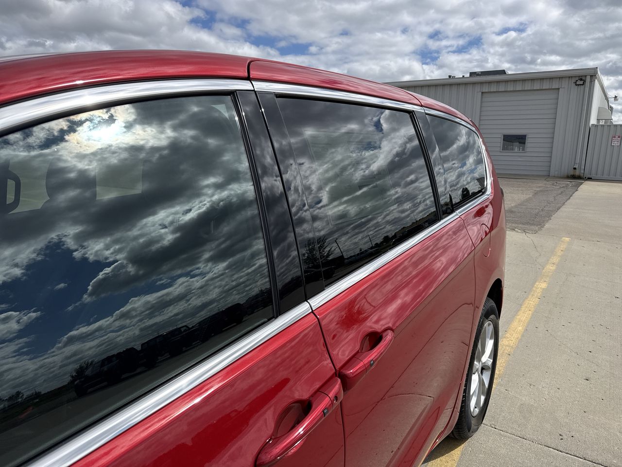 2027 Chrysler Pacifica PACIFICA SELECT AWD