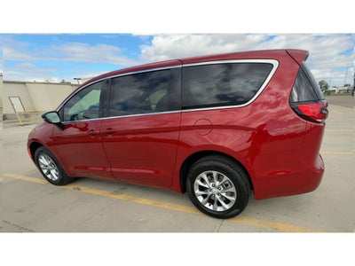 2027 Chrysler Pacifica PACIFICA SELECT AWD