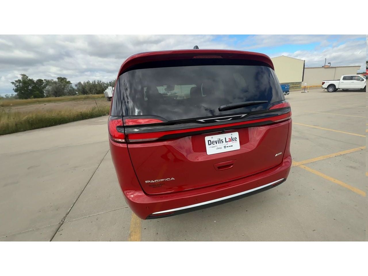 2027 Chrysler Pacifica PACIFICA SELECT AWD