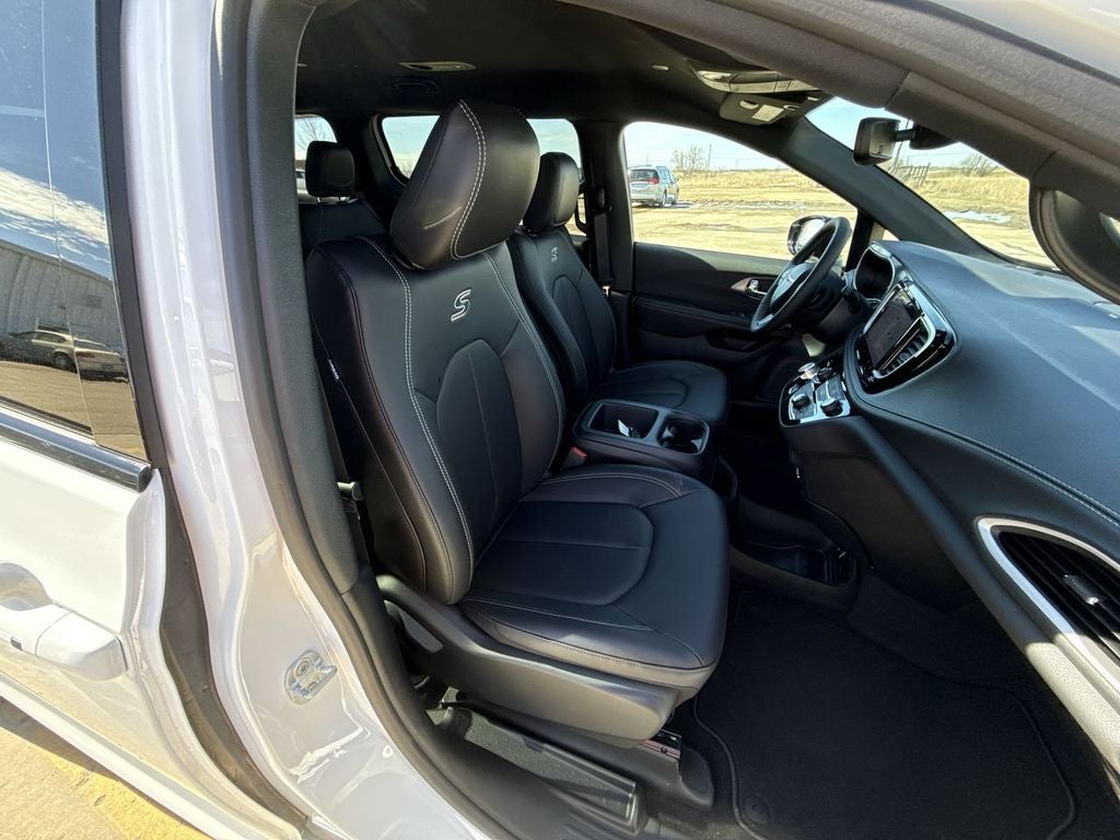 2026 Chrysler Pacifica PACIFICA SELECT AWD