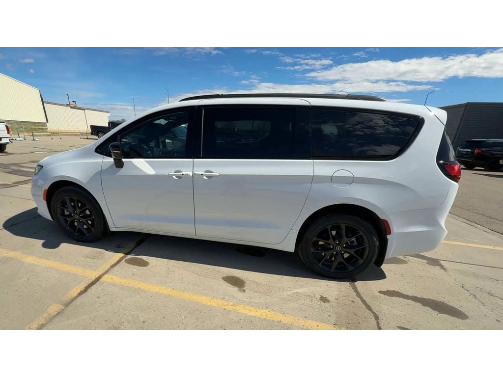 2026 Chrysler Pacifica PACIFICA SELECT AWD