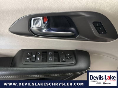 2022 Chrysler Pacifica Touring L AWD