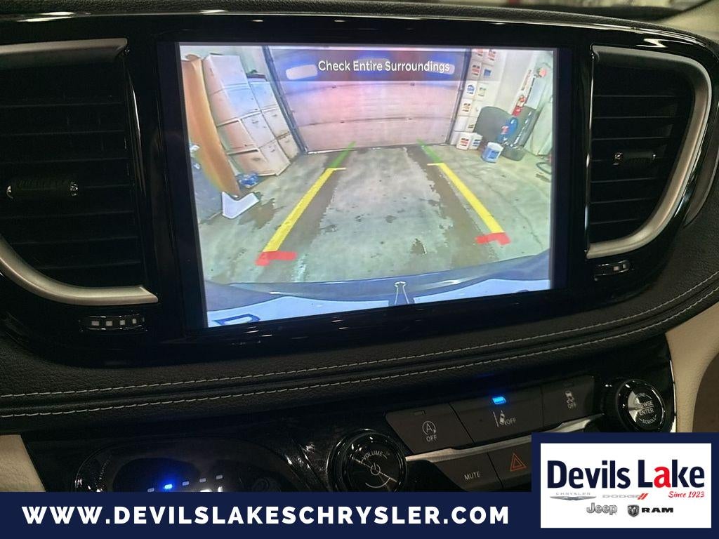 2022 Chrysler Pacifica Touring L AWD