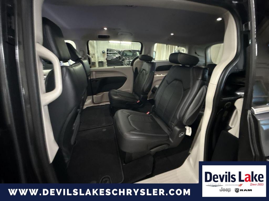 2022 Chrysler Pacifica Touring L AWD