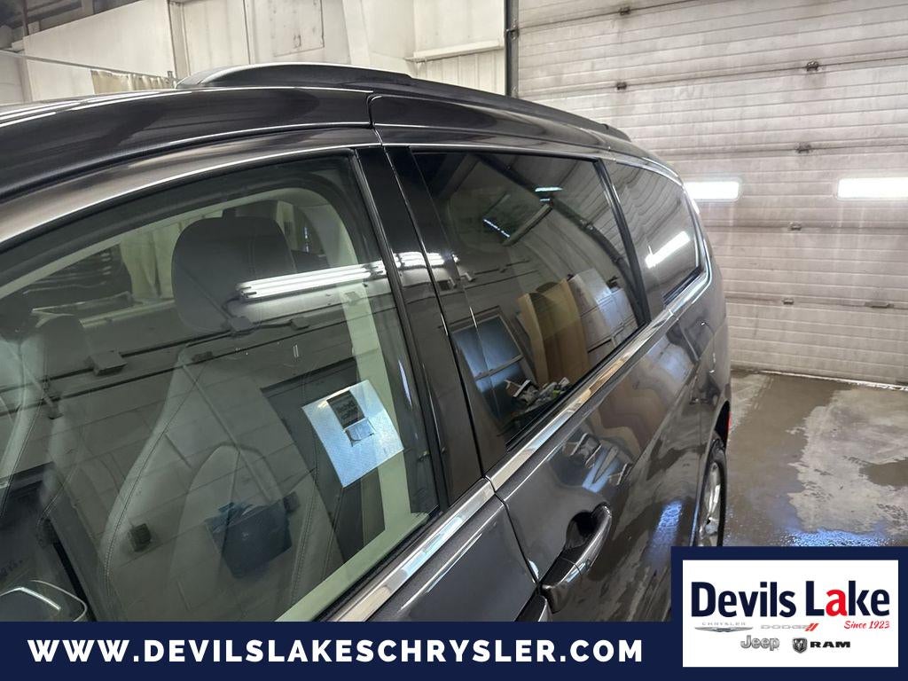 2022 Chrysler Pacifica Touring L AWD