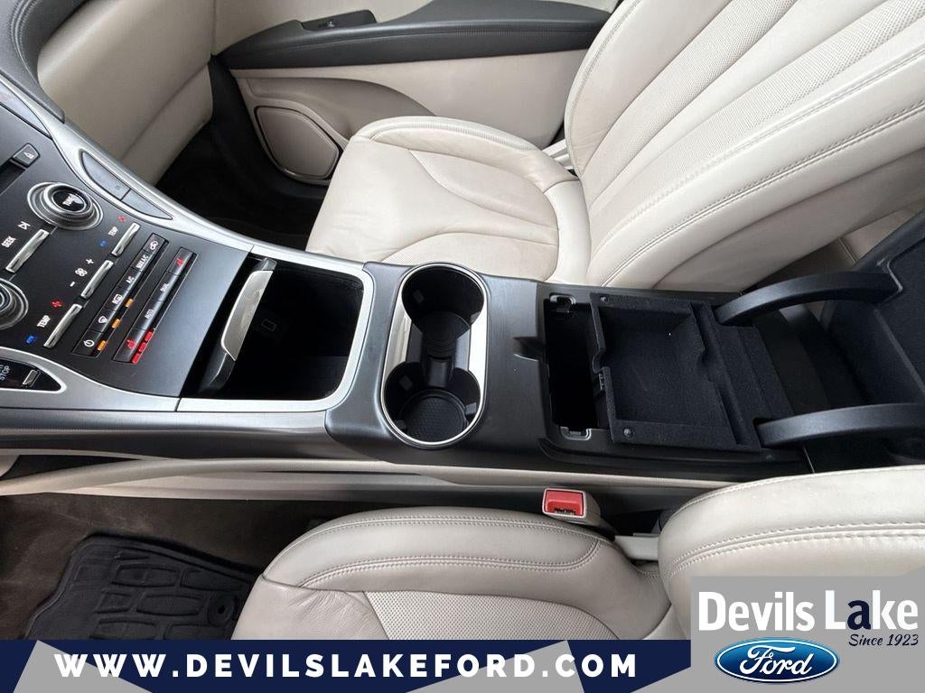 2019 Lincoln Nautilus Select