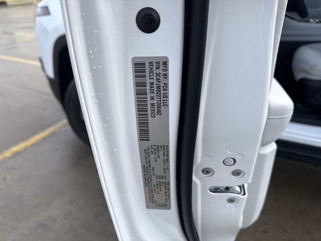 2026 Jeep Cherokee CHEROKEE LAREDO 4X4